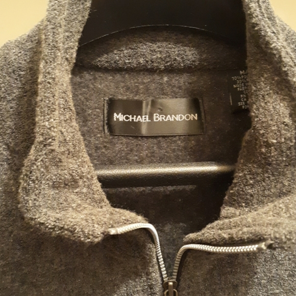 Nice pullover - Picture 2 of 4